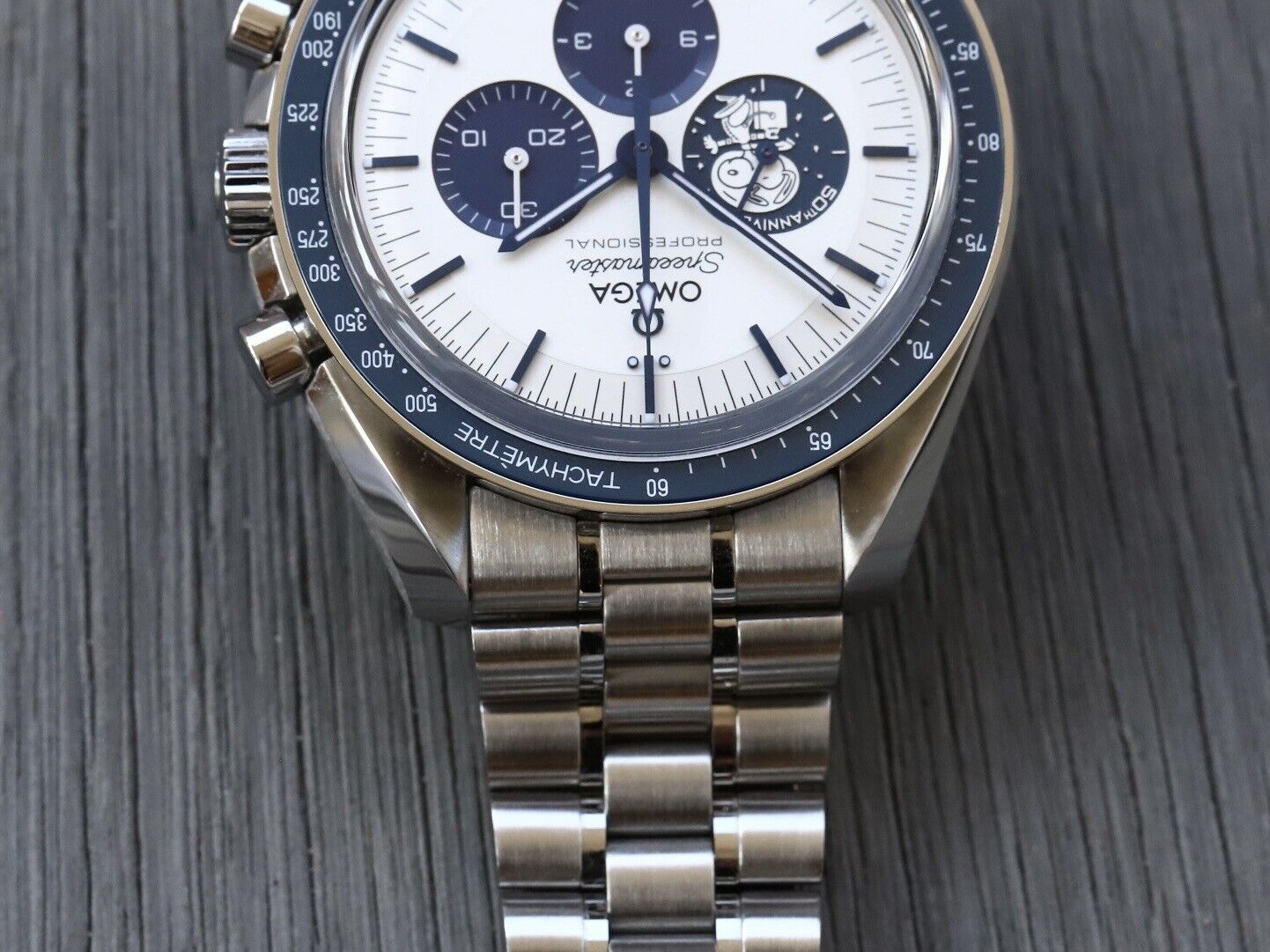 50th anniversary speed master snoopy chain