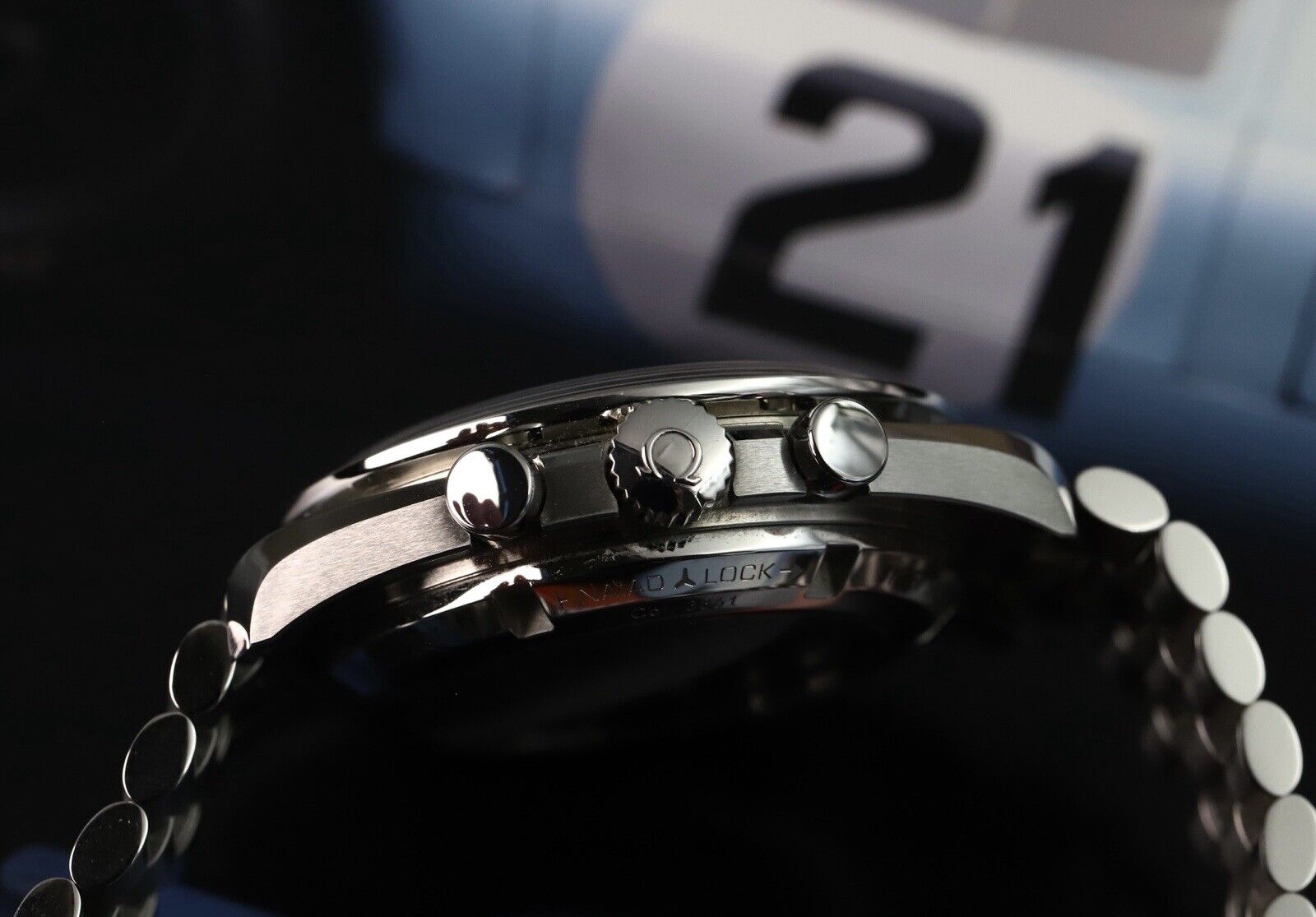 50th anniversary speed master snoopy chain