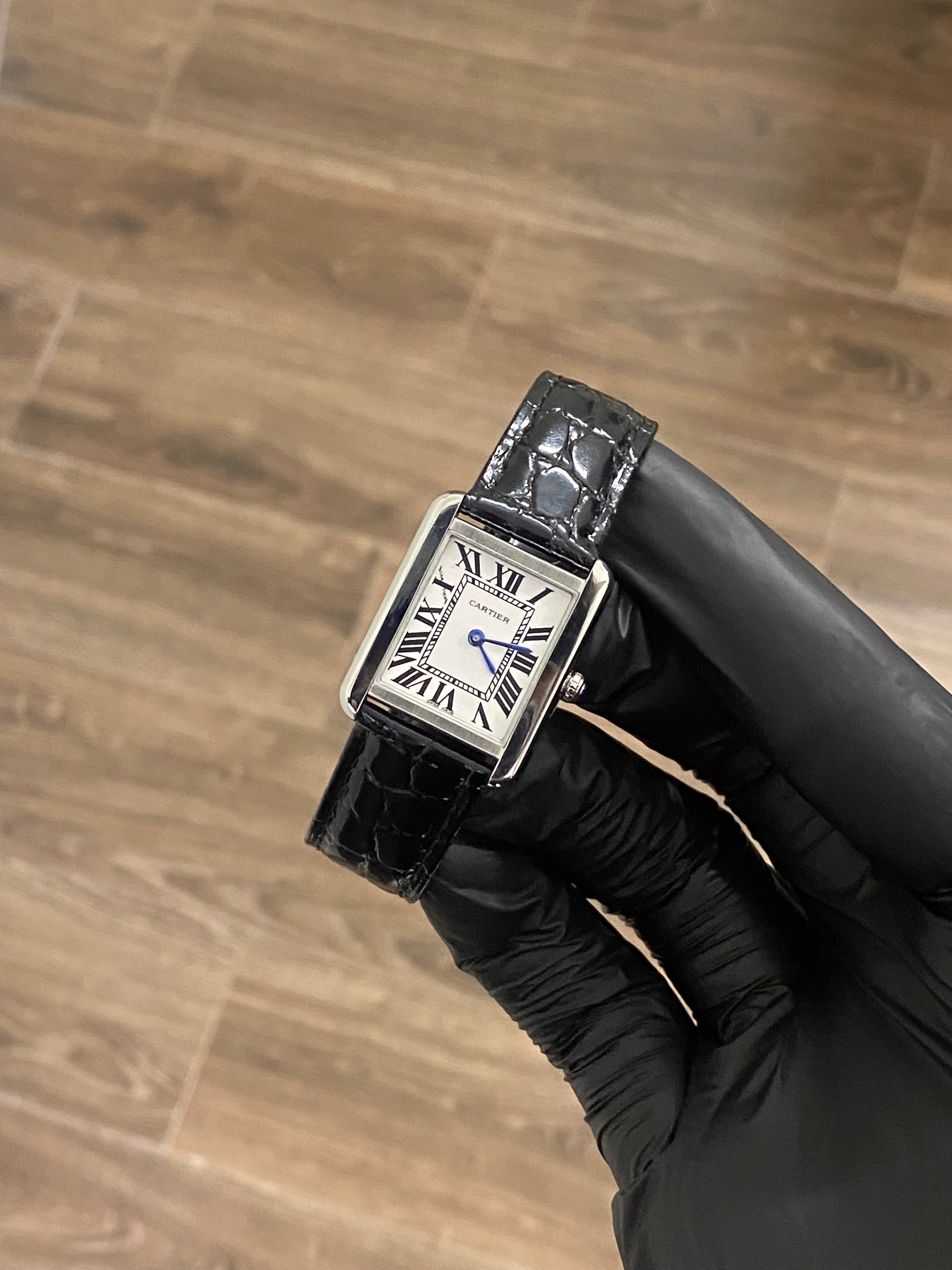 Cartier tank small size (orignal straps)