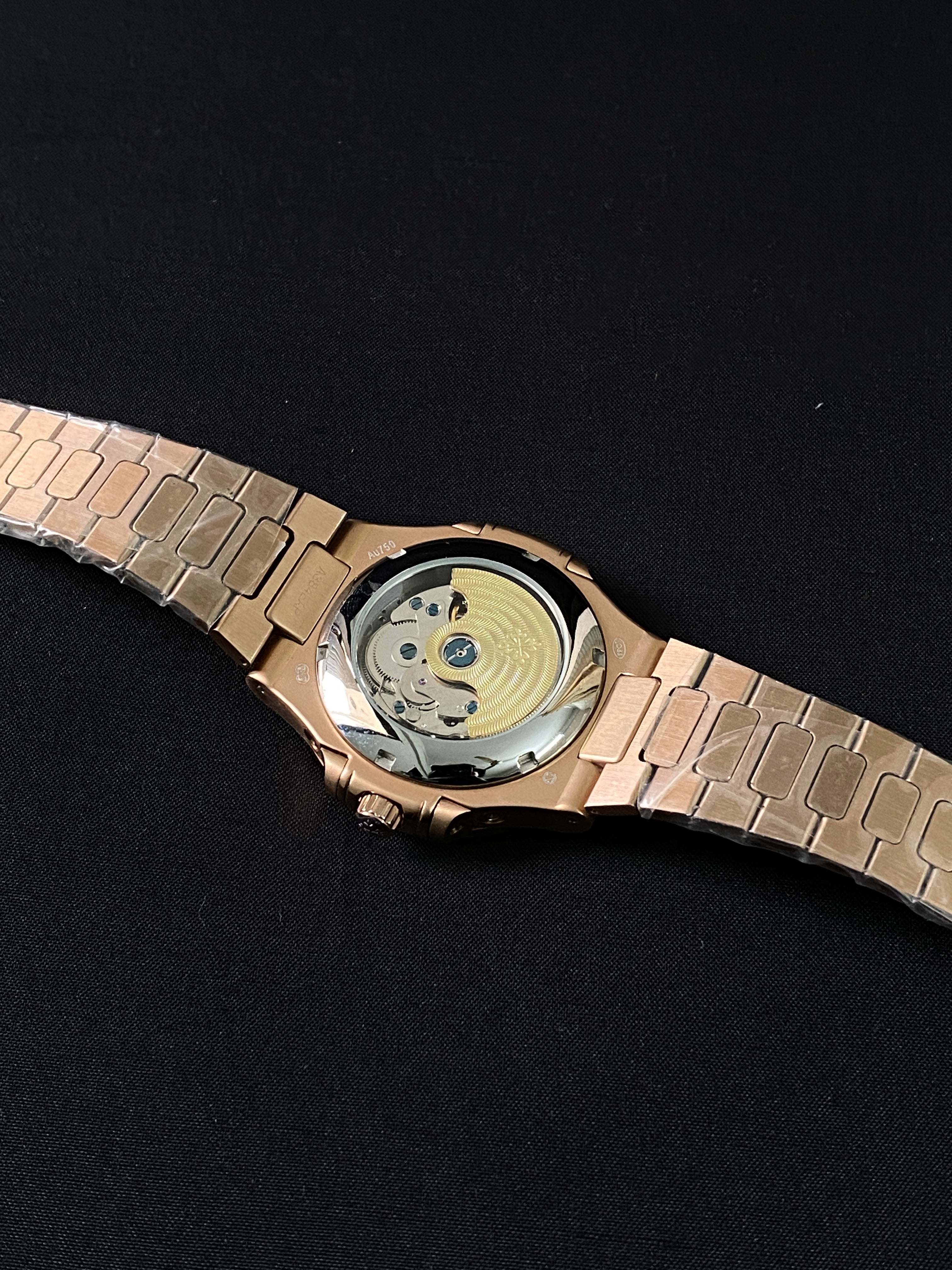 Patek nautilus annual calendar moon phase 5726/1R-001